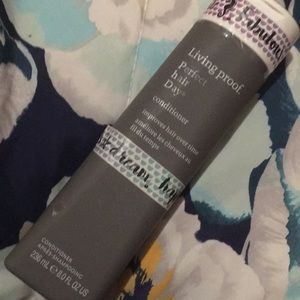 LIVING PROOF P.H.D “PERFECT HAIR DAY “ CONDITIONER